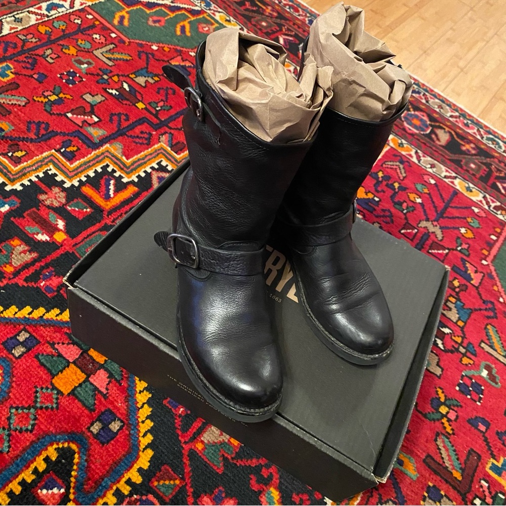 Frye Veronica Short boot in black, women’s size 7